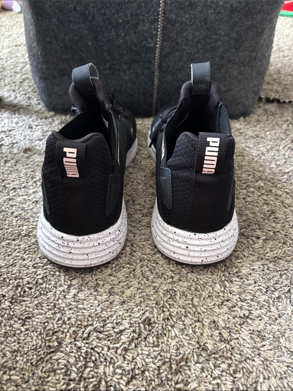 Puma Women’s Black Athletic Shoes with Light Pink Branding - Picture 3 of 9